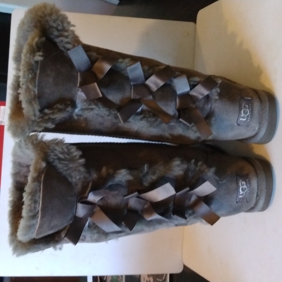 UGG BOOTS ALTAS - Picture 2 of 9